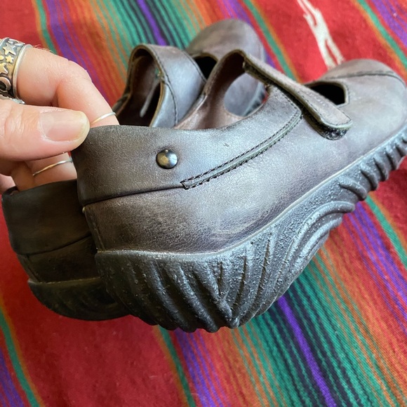Wolky Leather Maryjane Shoes. Velcro closure. Size 7 US. Charcoal. Like new! - Picture 7 of 12